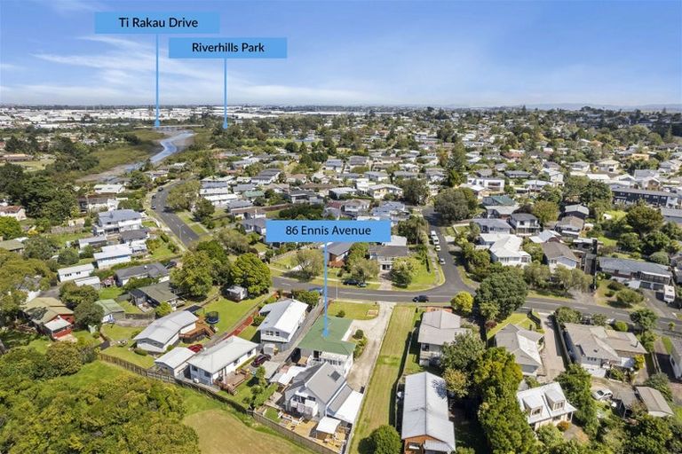 Photo of property in 86 Ennis Avenue, Pakuranga Heights, Auckland, 2010