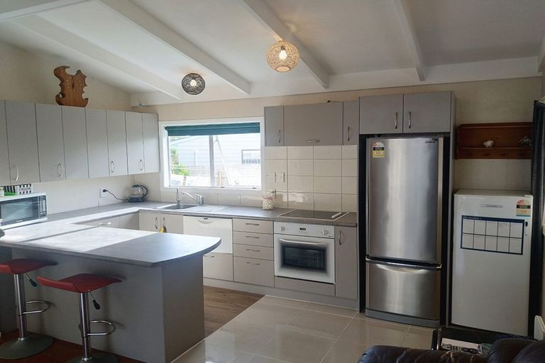 Photo of property in 49 Stevenson Road, Clarks Beach, 2122