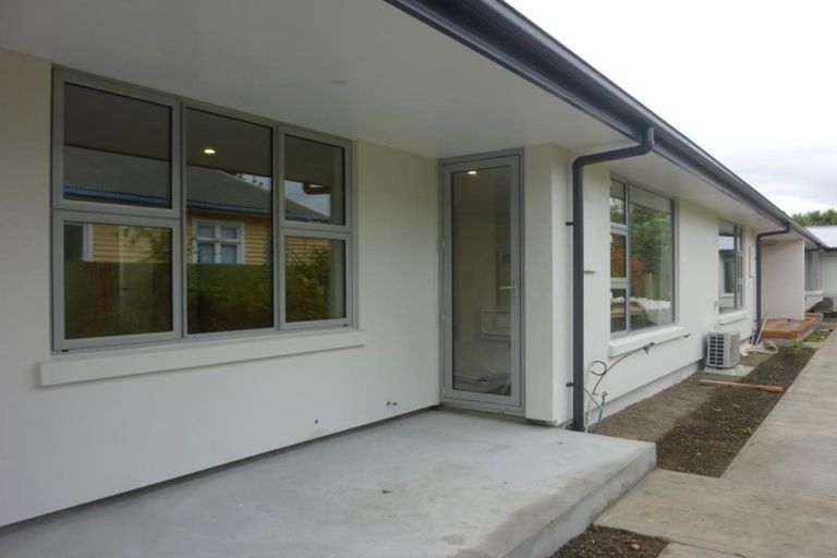 Photo of property in 2/33 Darvel Street, Riccarton, Christchurch, 8011