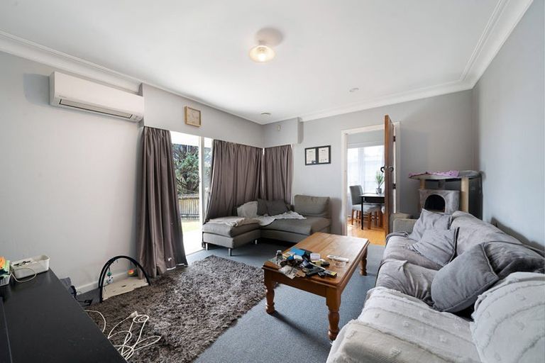 Photo of property in 4134 Great North Road, Glendene, Auckland, 0602