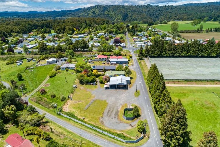 Photo of property in 33 Owhango Road, Owhango, 3990