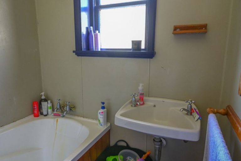 Photo of property in 5 Ryrie Street, Balclutha, 9230