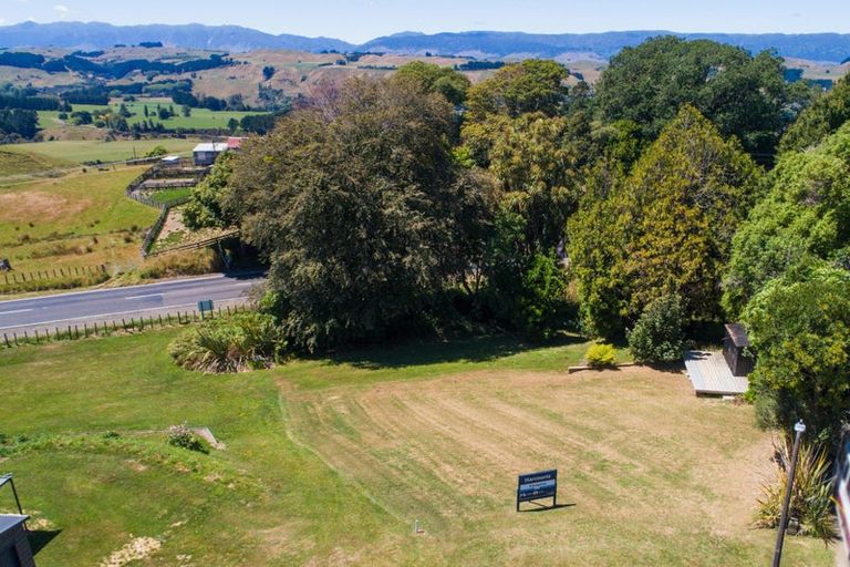 Photo of property in 12 Hau Whiti Place, Kimbolton, 4774