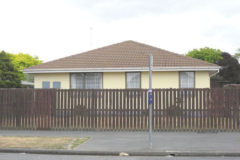 Photo of property in 1/227 Queenspark Drive, Parklands, Christchurch, 8083