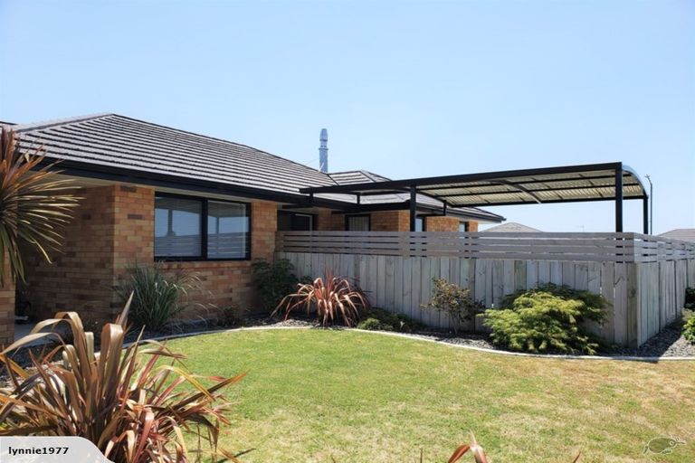 Photo of property in 10 Rainey Crescent, Papamoa Beach, Papamoa, 3118