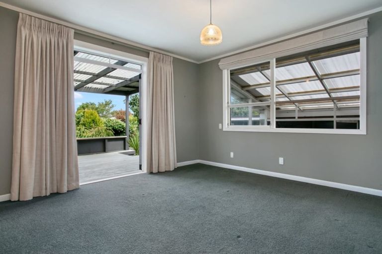 Photo of property in 102 Hall Street, Cambridge, 3434