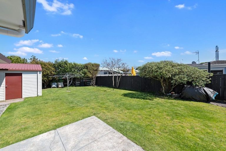 Photo of property in 2b Moorea Place, Mount Maunganui, 3116