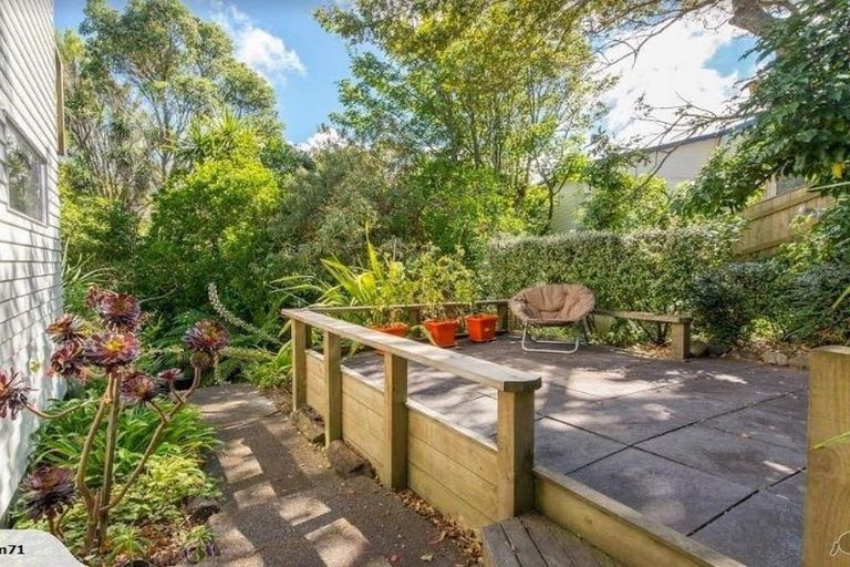 Photo of property in 39 Delhi Crescent, Khandallah, Wellington, 6035