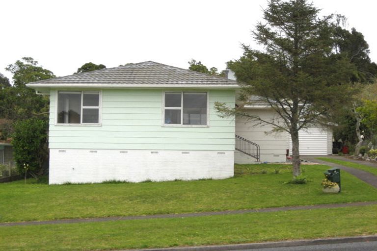 Photo of property in 83 Riversdale Drive, Merrilands, New Plymouth, 4312