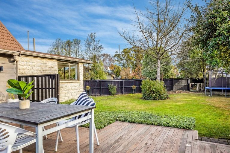 Photo of property in 9 Chatswood Place, Bishopdale, Christchurch, 8051