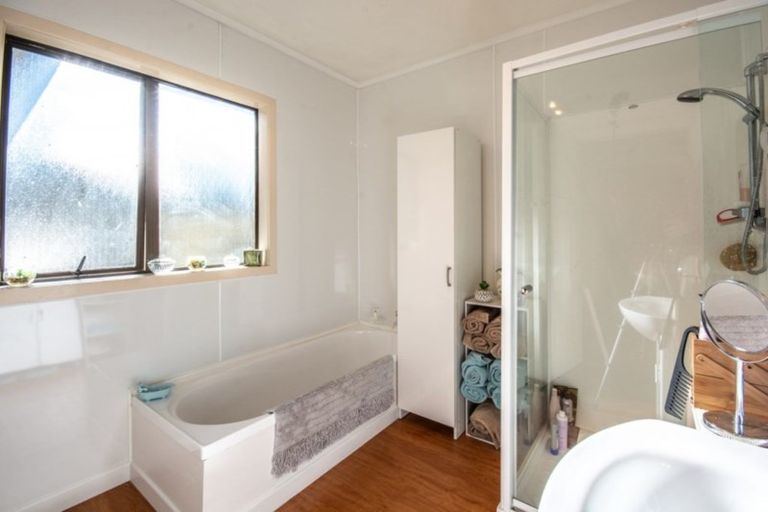 Photo of property in 52 Wairau Road, Picton, 7220