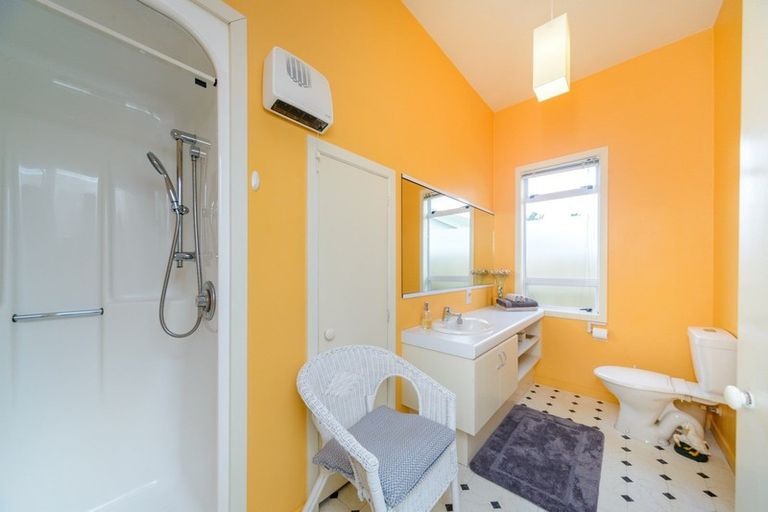 Photo of property in 24 Ranfurly Street, Hokowhitu, Palmerston North, 4410