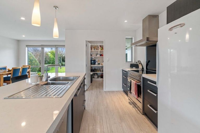 Photo of property in 28 Gosling Crescent, Halswell, Christchurch, 8025