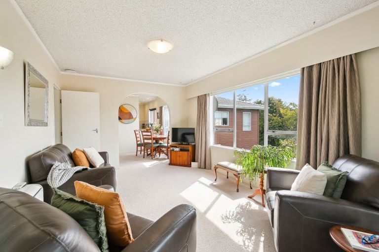 Photo of property in 2a Mckeefry Grove, Tawa, Wellington, 5028