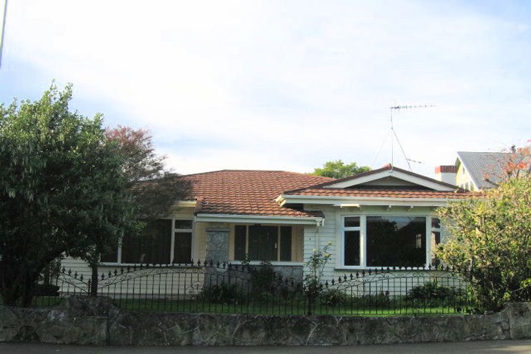 Photo of property in 5 Coleman Terrace, Hospital Hill, Napier, 4110