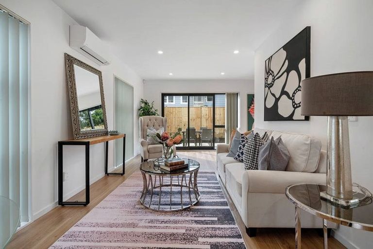 Photo of property in 26b Hutchinsons Road, Bucklands Beach, Auckland, 2014