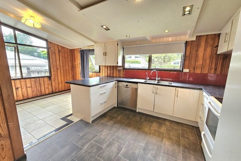 Photo of property in 12 Heaphy Street, Westown, New Plymouth, 4310