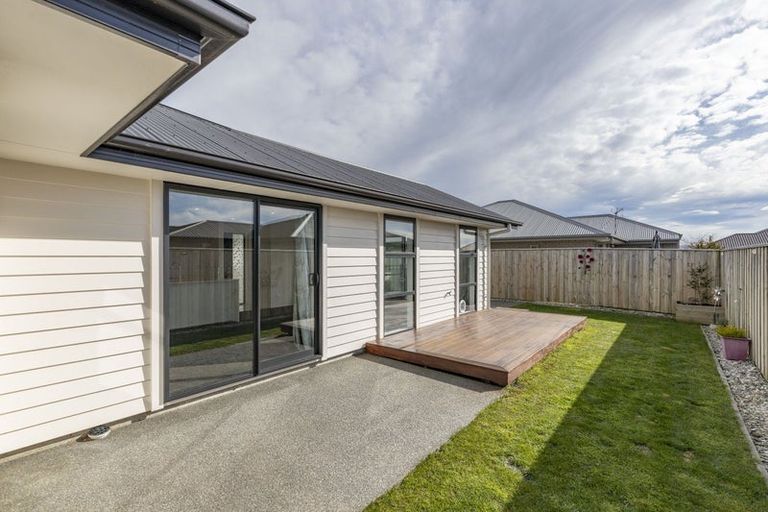 Photo of property in 82a Watkins Drive, Rangiora, 7400