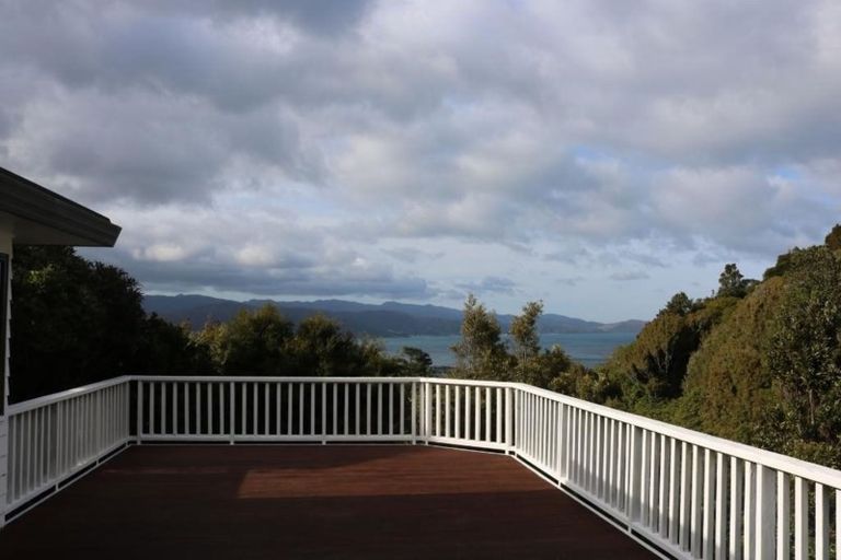 Photo of property in 35 Camellia Terrace, Maungaraki, Lower Hutt, 5010