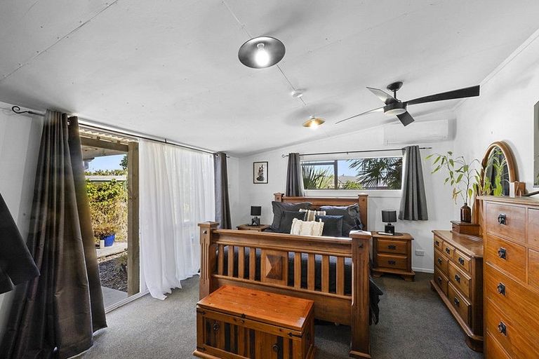 Photo of property in 21 Calgher Avenue, Waitara, 4320