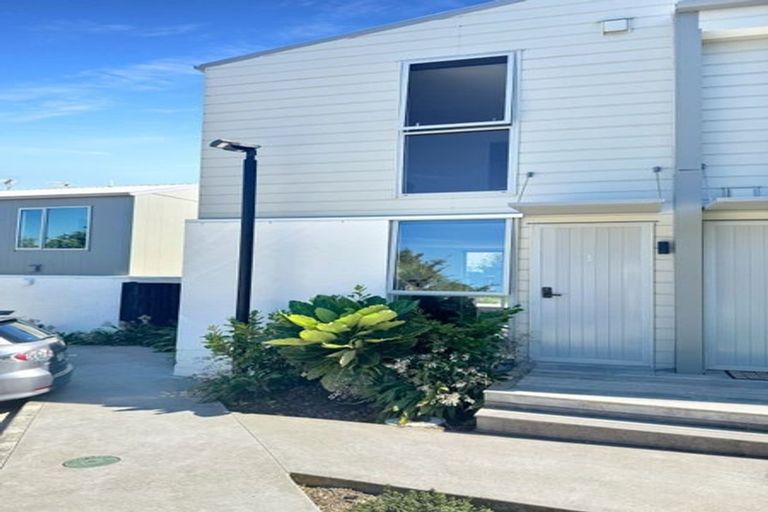 Photo of property in 3/25 Tranent Road, Mangere, Auckland, 2022