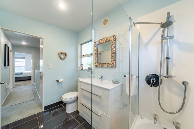 Photo of property in 15 Marjory Close, Broadmeadows, Wellington, 6035