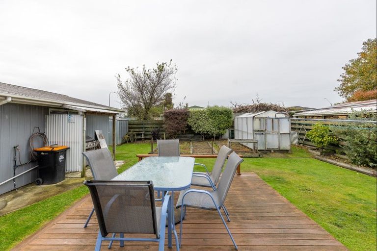 Photo of property in 19 Dunk Place, Milson, Palmerston North, 4414