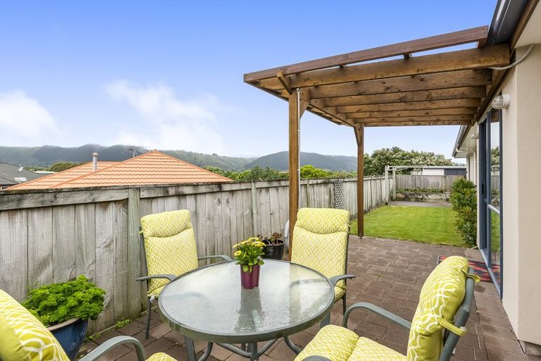 Photo of property in 29 Crown Hill, Paraparaumu, 5032