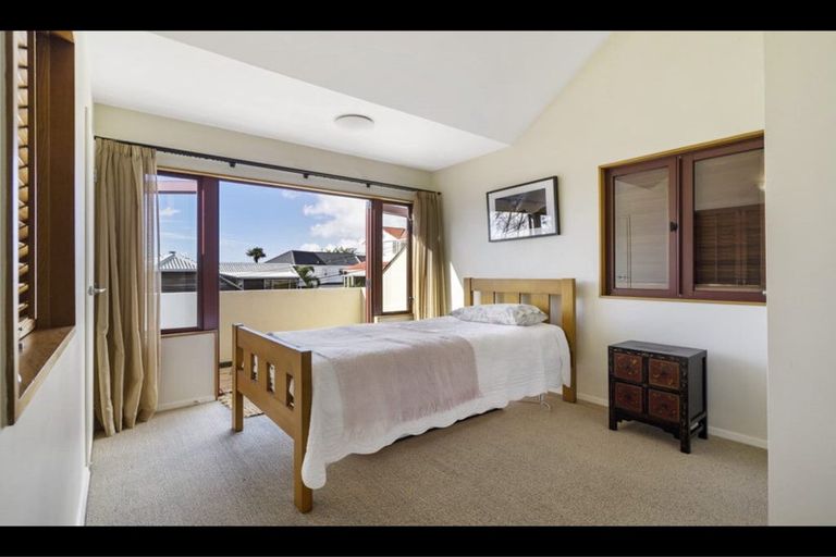 Photo of property in 65a Beresford Street, Bayswater, Auckland, 0622