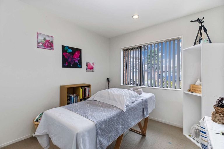 Photo of property in 39 South Kensington Way, Henderson, Auckland, 0612