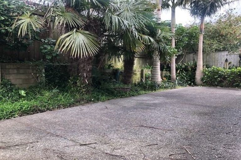 Photo of property in 3/4a Corrella Road, Belmont, Auckland, 0622