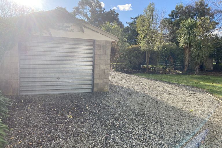 Photo of property in 52 Timaru Road, Waimate, 7924