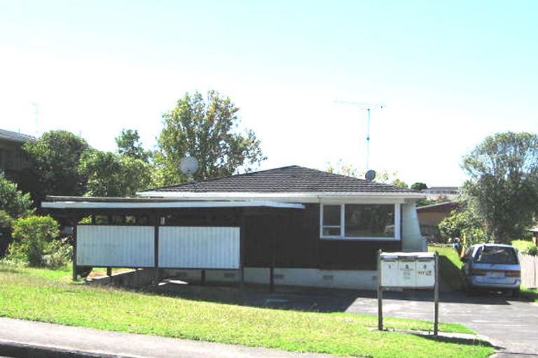 Photo of property in 3/6 Cron Avenue, Te Atatu South, Auckland, 0610