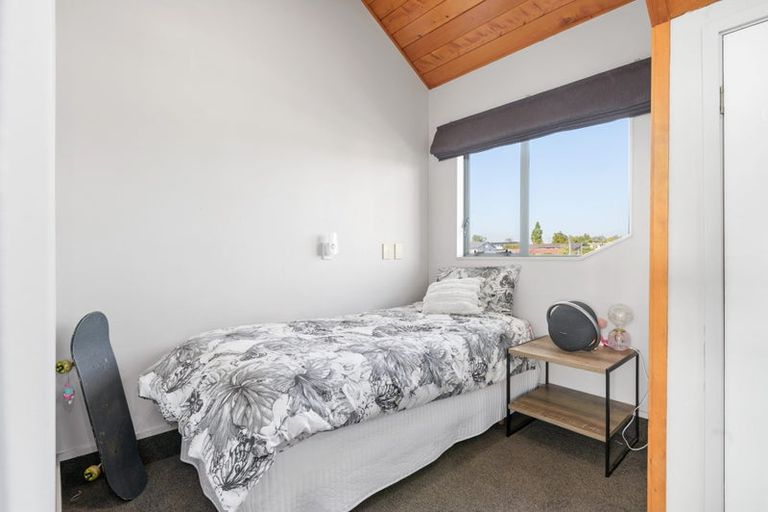 Photo of property in 2 Dallinger Street, St Andrews, Hamilton, 3200