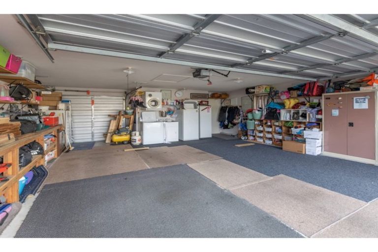 Photo of property in 2 Evergreen Place, Parklands, Christchurch, 8083