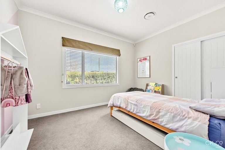 Photo of property in 21 Pempsey Street, Silverstream, Upper Hutt, 5019