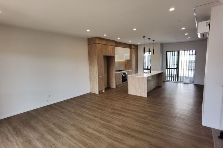 Photo of property in 12 Mina Way, Browns Bay, Auckland, 0630