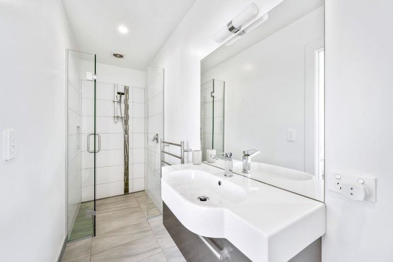 Photo of property in 6 Bovett Place, Wanaka, 9305