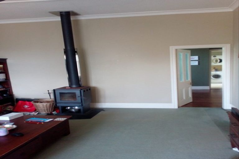 Photo of property in 25 Sutherland Crescent, Melrose, Wellington, 6023