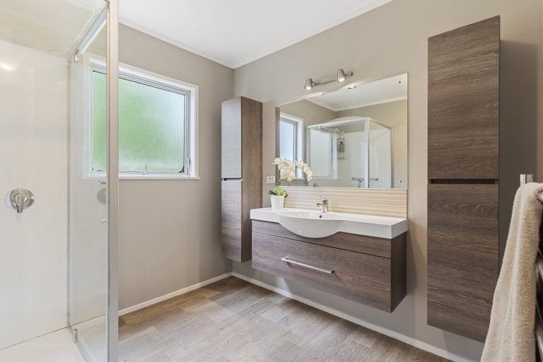 Photo of property in 14 Tui Vale Road, Shelly Park, Auckland, 2014