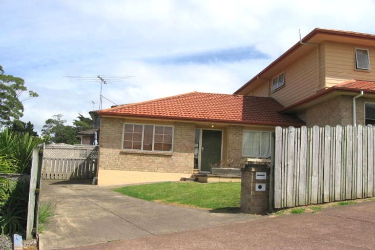 Photo of property in 32 Lorikeet Place, Unsworth Heights, Auckland, 0632