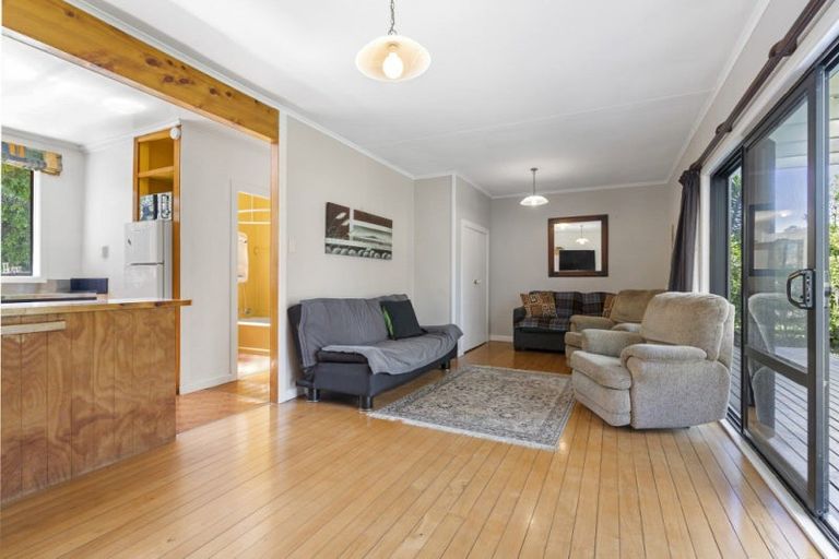 Photo of property in 128 Avalon Place, Whangamata, 3620