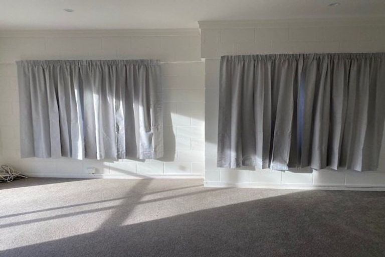 Photo of property in 12a Prince Regent Drive, Half Moon Bay, Auckland, 2012