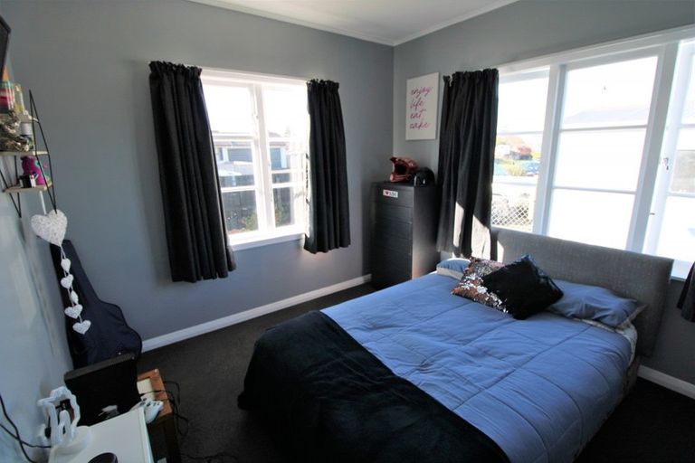 Photo of property in 5 Henderson Street, Dannevirke, 4930