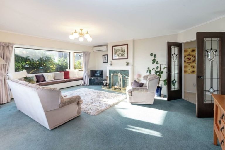 Photo of property in 2/3 Te Akau Crescent, Bucklands Beach, Auckland, 2012