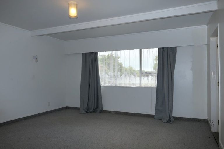 Photo of property in 11 Walton Avenue, Waikanae, 5036