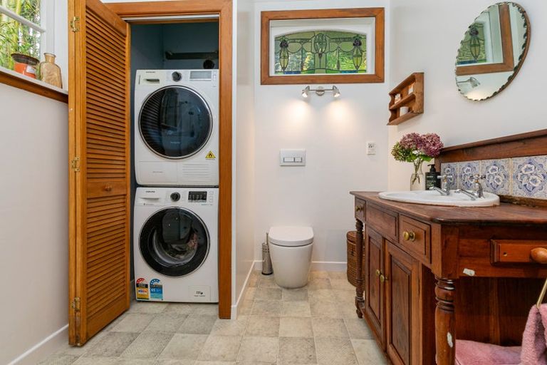 Photo of property in 332 Huia Road, Titirangi, Auckland, 0604