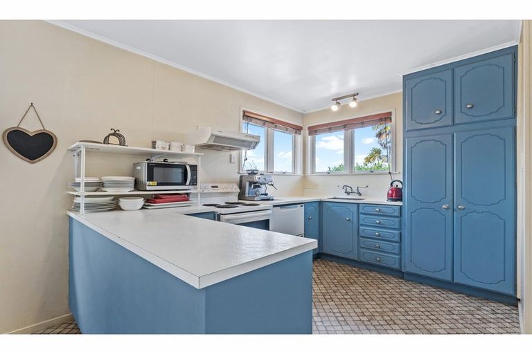 Photo of property in 249 Sunset Road, Sunnynook, Auckland, 0632