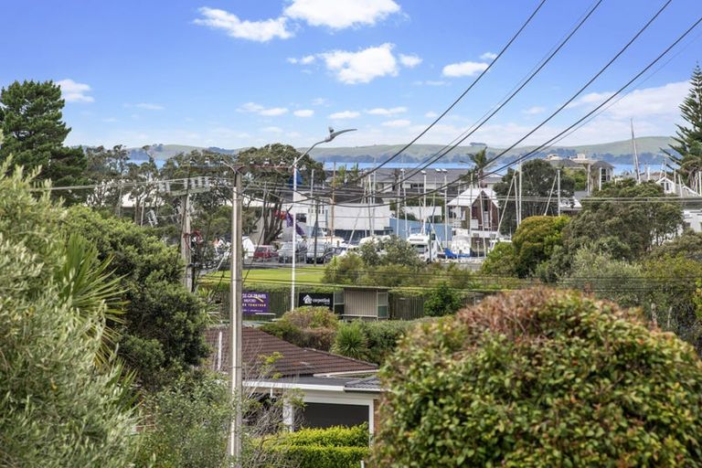 Photo of property in 24a Penning Road, Castor Bay, Auckland, 0620