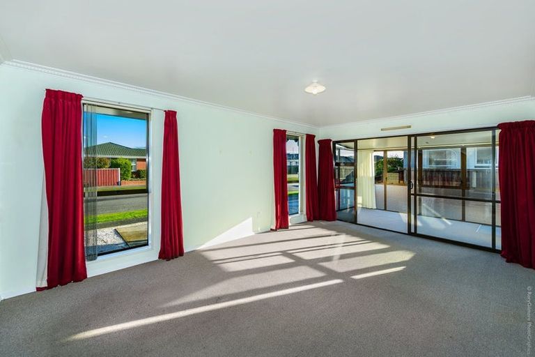 Photo of property in 1/17 Apollo Place, Papanui, Christchurch, 8052